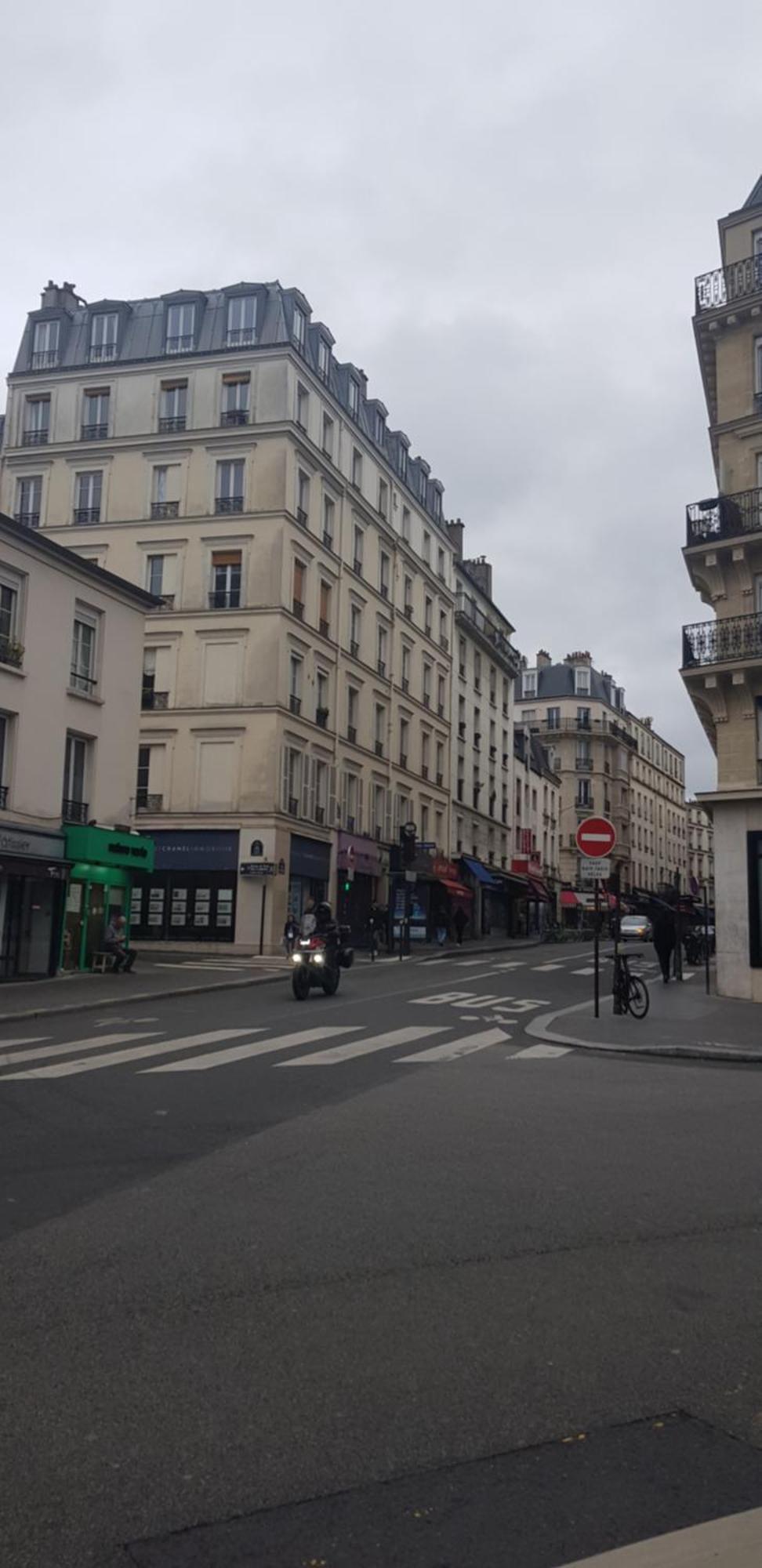Studio/F1 Aux Buttes Chaumont Paris Chambre photo